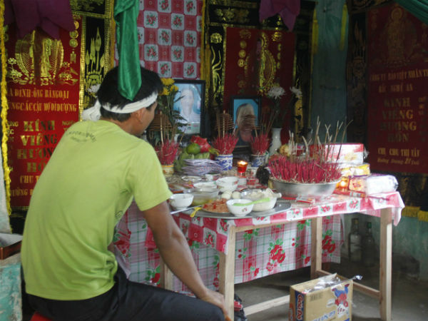 Người thân nói gì vụ thai phụ trẻ ôm hai con nhảy sông tự tử?