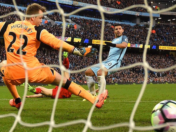 Vòng 4 Premier League: Kỷ lục khó tin chờ sao MU xô đổ