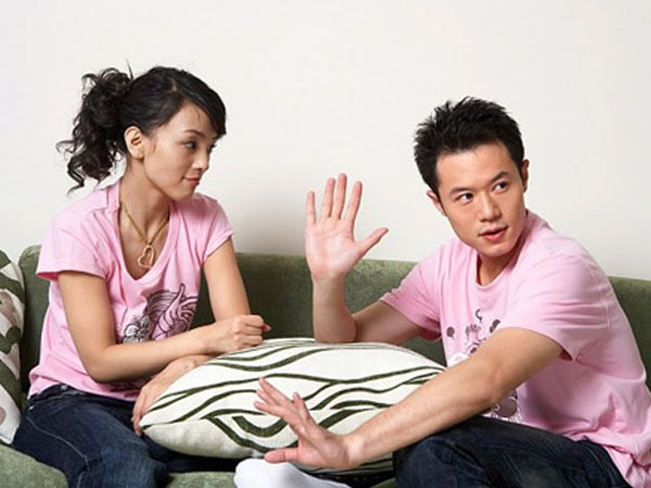 Bước đường cụt của những ông chồng ở nhà hậu phương cho vợ
