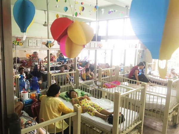 Tai nạn thương tâm: Chở con và cháu đi chơi lễ, ba người thân trong một gia đình tử nạn