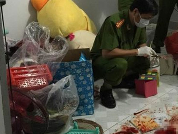 TP.HCM: Gã chồng hờ dùng búa đóng đinh đập bể đầu vợ trong phòng trọ