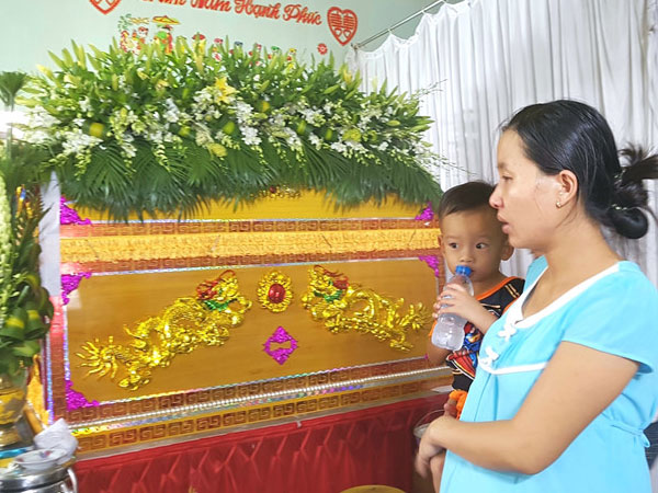 Ước mơ của vợ con thượng úy Long đã tắt lụi cùng đám cháy đêm qua