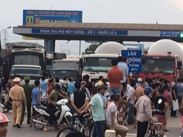 Vụ trả tiền lẻ trên QL5: Phản hồi của Thứ trưởng GTVT