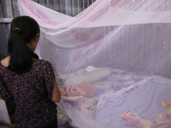 "Người mẹ viết đơn xin đi tù" kể lại chuyện nấu mì, dỗ con cho đến lúc bị cưỡng hiếp ngay trong nhà mình