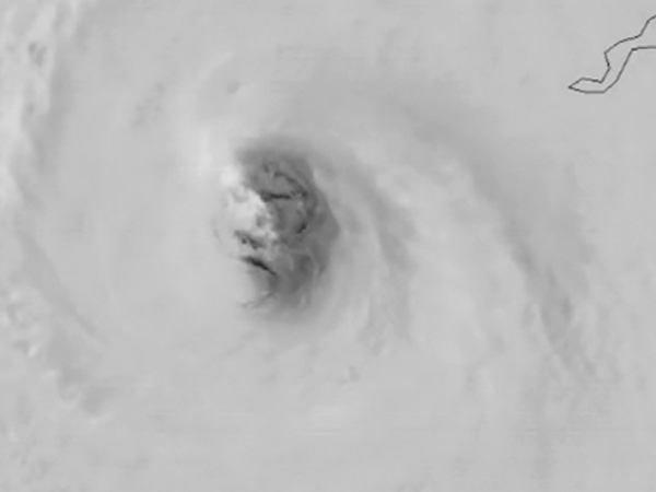 Ảnh vệ tinh bão Irma gây chú ý vì giống mặt người