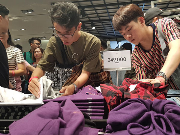Những người "thờ ơ" với Zara, H&M ở Việt Nam, họ là ai?