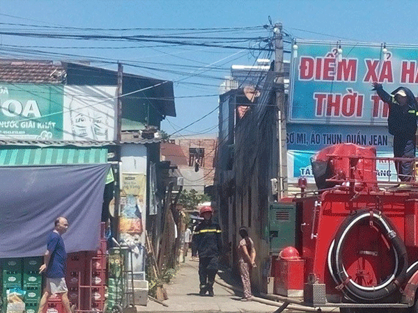 Nổ khí gas, thợ thay bình bị bỏng nặng