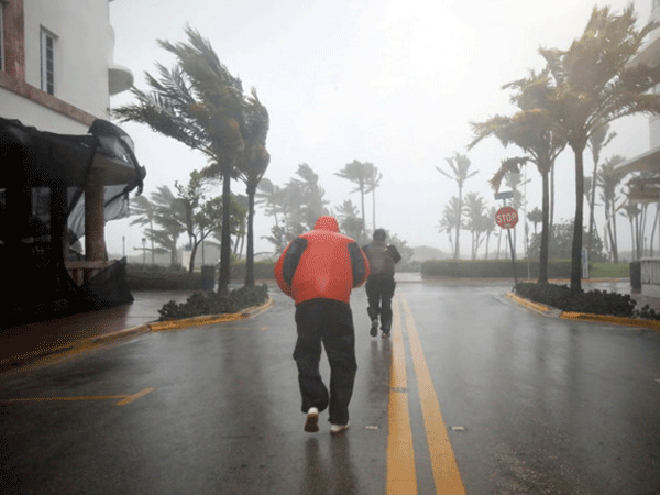Siêu bão Irma vừa đến, Florida đã ghi nhận thương vong
