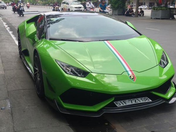 Lamborghini Huracan xanh cốm của đại gia kín tiếng quận 2 tiếp tục được độ "khủng"