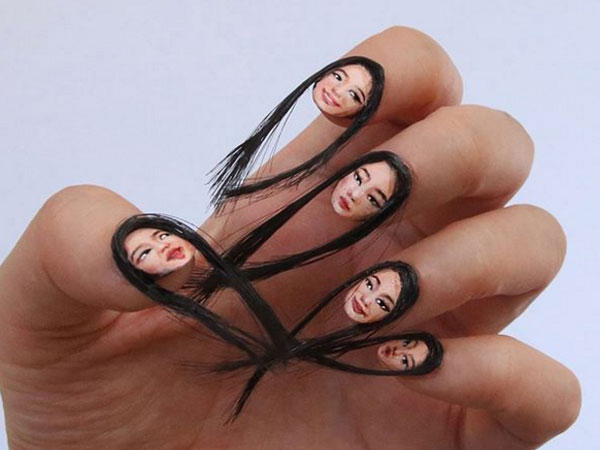 Mẫu sơn móng tay "dị" dành cho người nghiện selfie