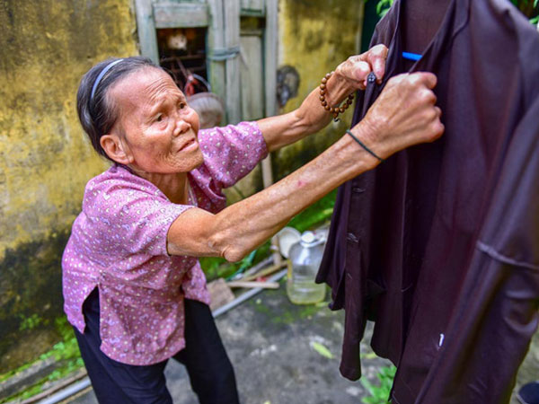 Ám ảnh những phận già cô đơn trong trại phong bỏ hoang ở Hà Nội