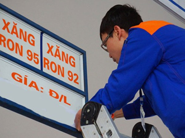 CPI tháng 9 trước sức ép tăng giá xăng, dầu và học phí