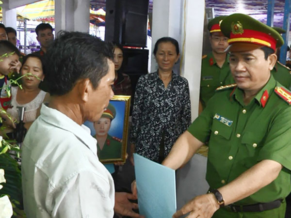 Nhang muỗi gây cháy nhà, thượng úy cảnh sát TP HCM hy sinh