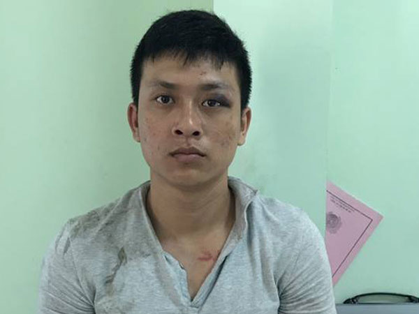 Thanh niên bắn gục người tình của dì trong quán cà phê