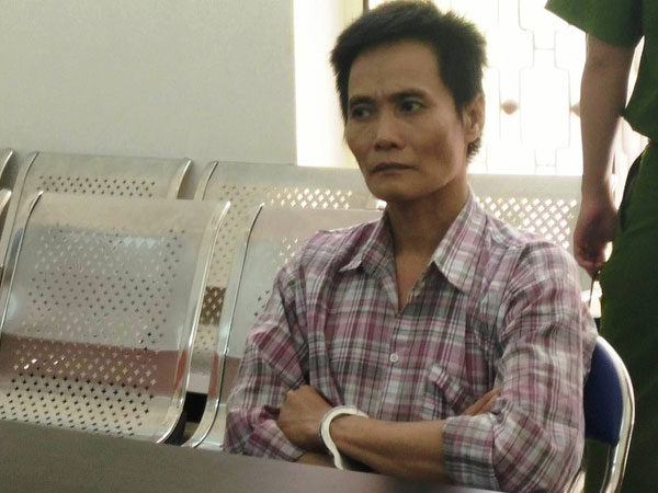 Vợ ngoại tình rồi có con, chồng tức giận mua xăng về khóa cửa đốt cháy 2 mẹ con