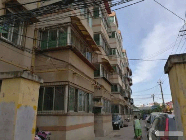 Bị trầm cảm sau sinh, người mẹ uống thuốc độc tự tử cùng con gái 9 tháng tuổi