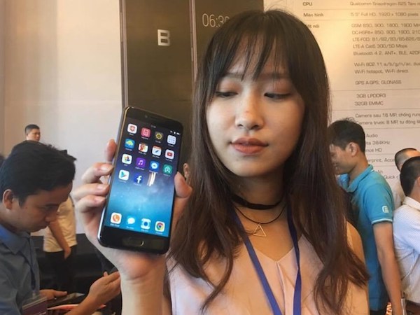 BPhone 2017 có bản cập nhật đầu tiên sau 35 ngày ra mắt