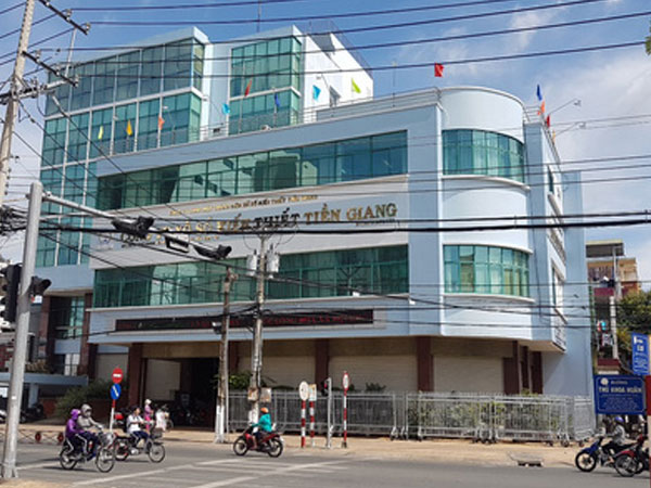 Cán bộ Tiền Giang xuất ngoại như... đi chợ