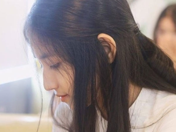 Dân mạng tìm kiếm ảnh trực diện của nữ sinh Huế có mũi cao như Tây
