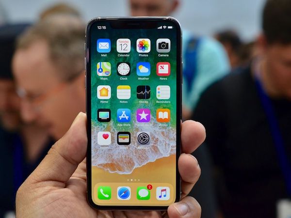 Giá bán chi tiết dự kiến của bộ ba iPhone 8, 8 Plus và iPhone X chính hãng tại Việt Nam