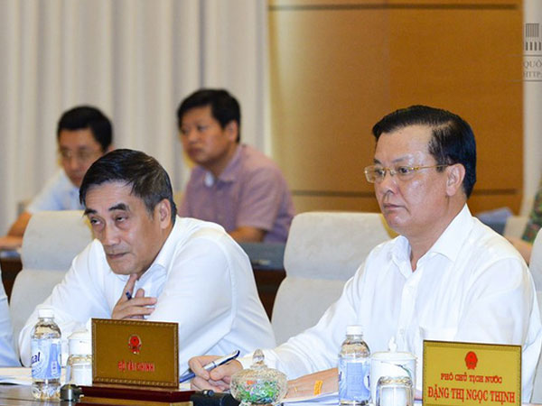 Thu phí ngoại giao 50 triệu USD/năm, Chính phủ xin dành một phần cho cán bộ