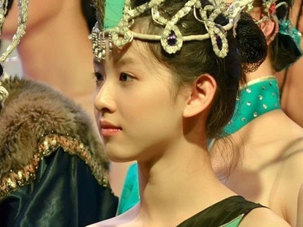 Ảnh thời đi học xinh đẹp chưa từng công bố của "hot girl trà sữa"