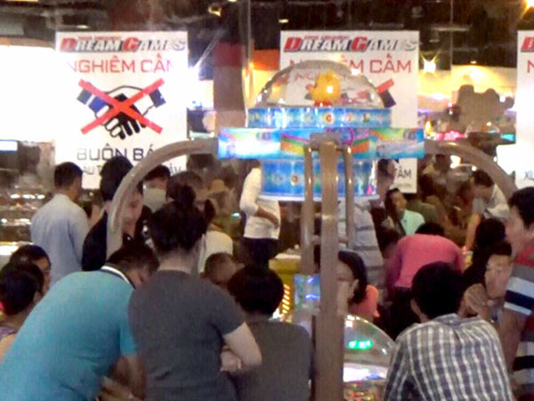 Phá ổ cờ bạc trong trung tâm thương mại Aeon Mall ở Sài Gòn
