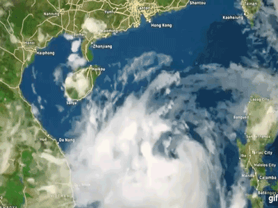 Bão số 10 "yếu" bằng nửa siêu bão Haiyan, vì sao Việt Nam vẫn báo động đỏ?
