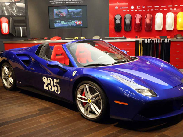 Ferrari ra mắt siêu xe đặc biệt 488 Spider Heartthrob
