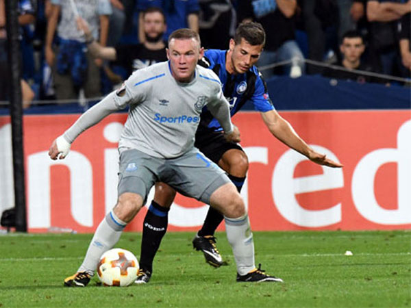 Rooney và Everton thua đậm trong ngày ra quân tại Europa League