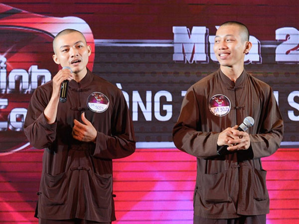 Hai sư thầy "triệu view", gây sốt mạng xã hội xuất hiện trên sân khấu "Tuyệt đỉnh song ca"!