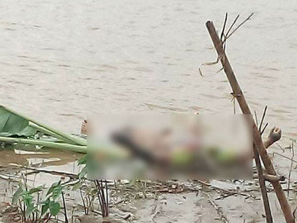 Thi thể nam thanh niên không còn nguyên vẹn trôi trên sông Hồng