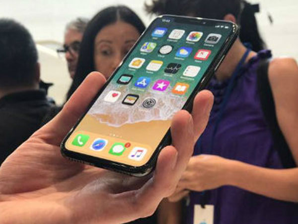 Apple quá tải không đủ iPhone X cho năm nay