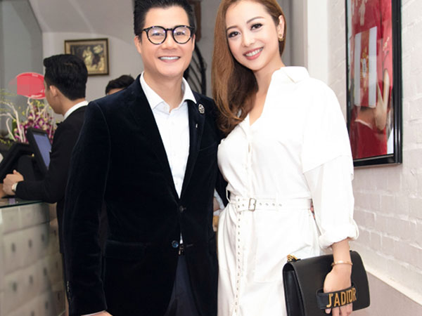 Jennifer Phạm và chồng cũ Quang Dũng vui vẻ gặp gỡ tại event