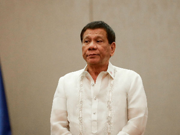 Tổng thống Philippines Duterte mỉa mai quan chức nhân quyền là "ấu dâm"