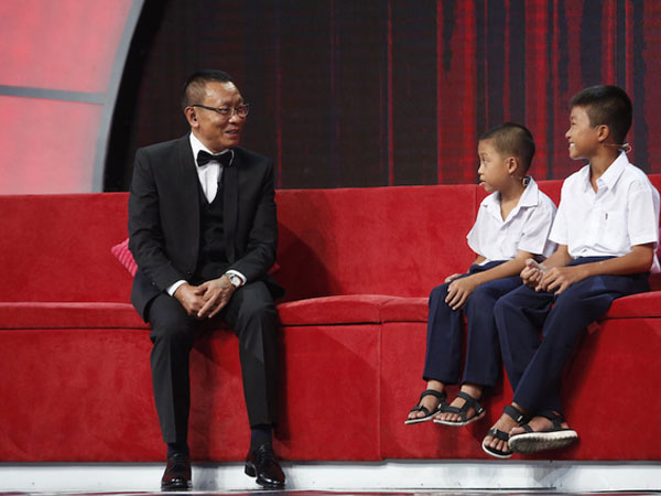 2 cậu bé khiến Lại Văn Sâm tặng lương hưu ở Little big shots sống thiếu thốn thế này
