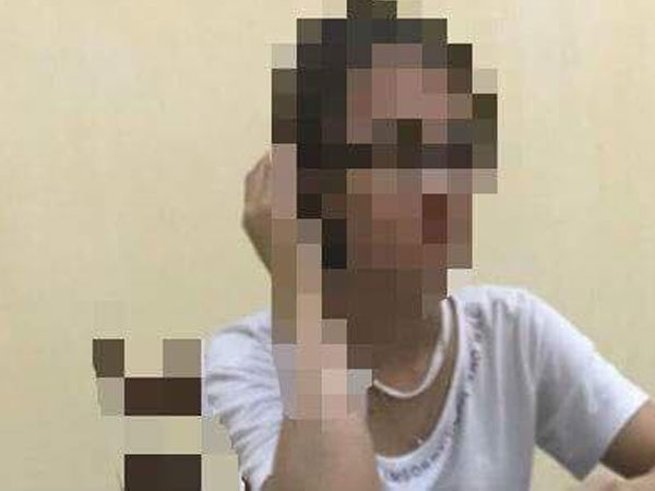 Dòng Facebook lạ của người yêu Thọ “sứt” và vị khách bí ẩn trên xe taxi