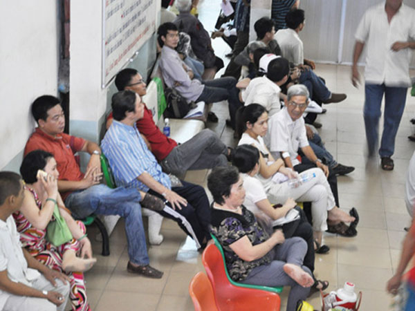 Kiến nghị cổ phần hoá bệnh viện công, niêm yết trên sàn chứng khoán