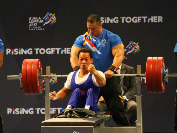 Lê Văn Công và Nguyễn Bình An phá sâu kỷ lục ASEAN Para Games