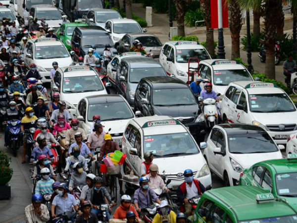 Năm 2020, sẽ thu phí ô tô vào trung tâm TP.HCM