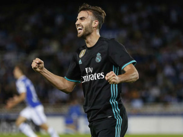 Thắng "ngựa ô" Sociedad, Real trở lại Top 4 La Liga
