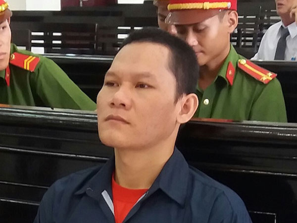 Cha "thú tính" hiếp dâm con gái lãnh 20 năm tù