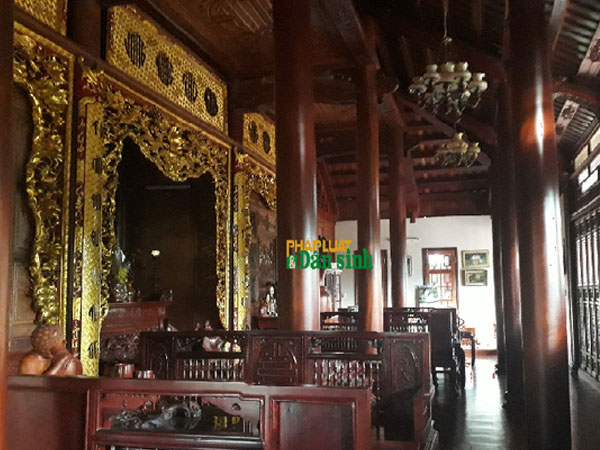 Biệt phủ gỗ quý của Chi cục trưởng: "Xây để nghỉ ngơi và cũng muốn làm đẹp cho thôn, xã"