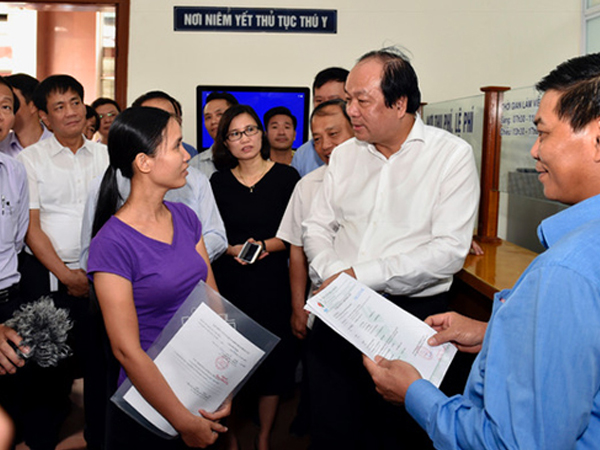 "Có thủ tục là có làm khó, có đánh chén"