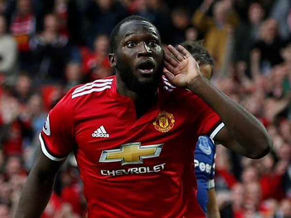 Man Utd bị cảnh báo vì phân biệt chủng tộc với Lukaku
