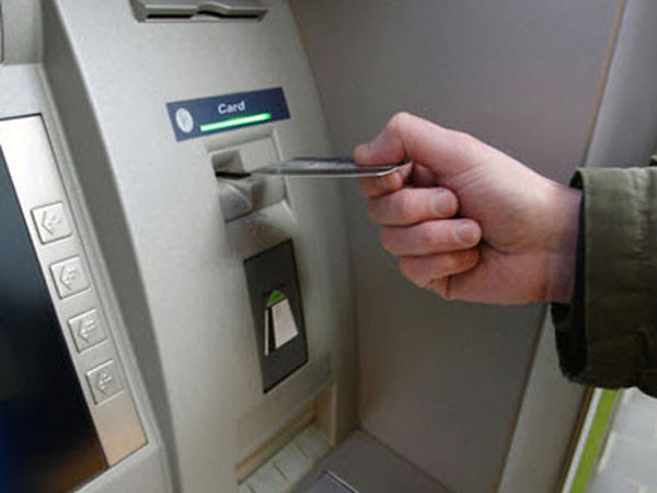 Người Sài Gòn vây bắt du khách rút ATM bằng thẻ giả