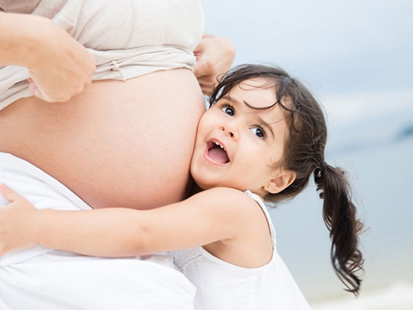 Nhà có thêm em: Đây là cách ứng xử khôn khéo bố mẹ nào cũng cần biết