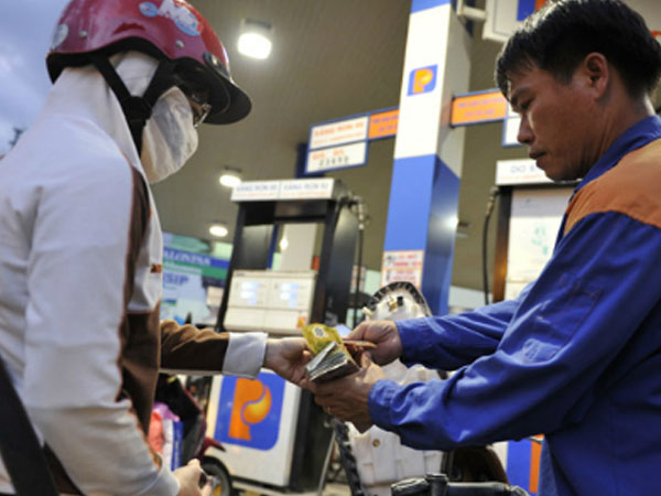 Xăng có thể tiếp tục tăng giá ngày mai