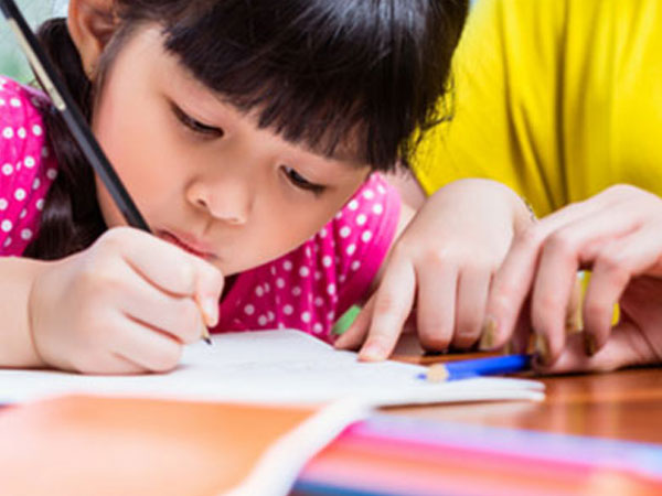 2 tuần khai giảng đã thành ác mộng với nhiều bé lớp một