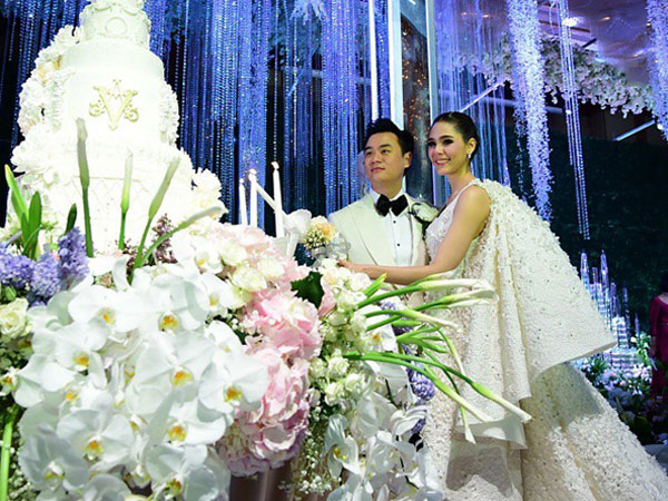 Không riêng đám cưới với hồi môn 69 tỷ, cách tỷ phú trẻ này đối xử với vợ cũng khiến nhiều người phát ghen